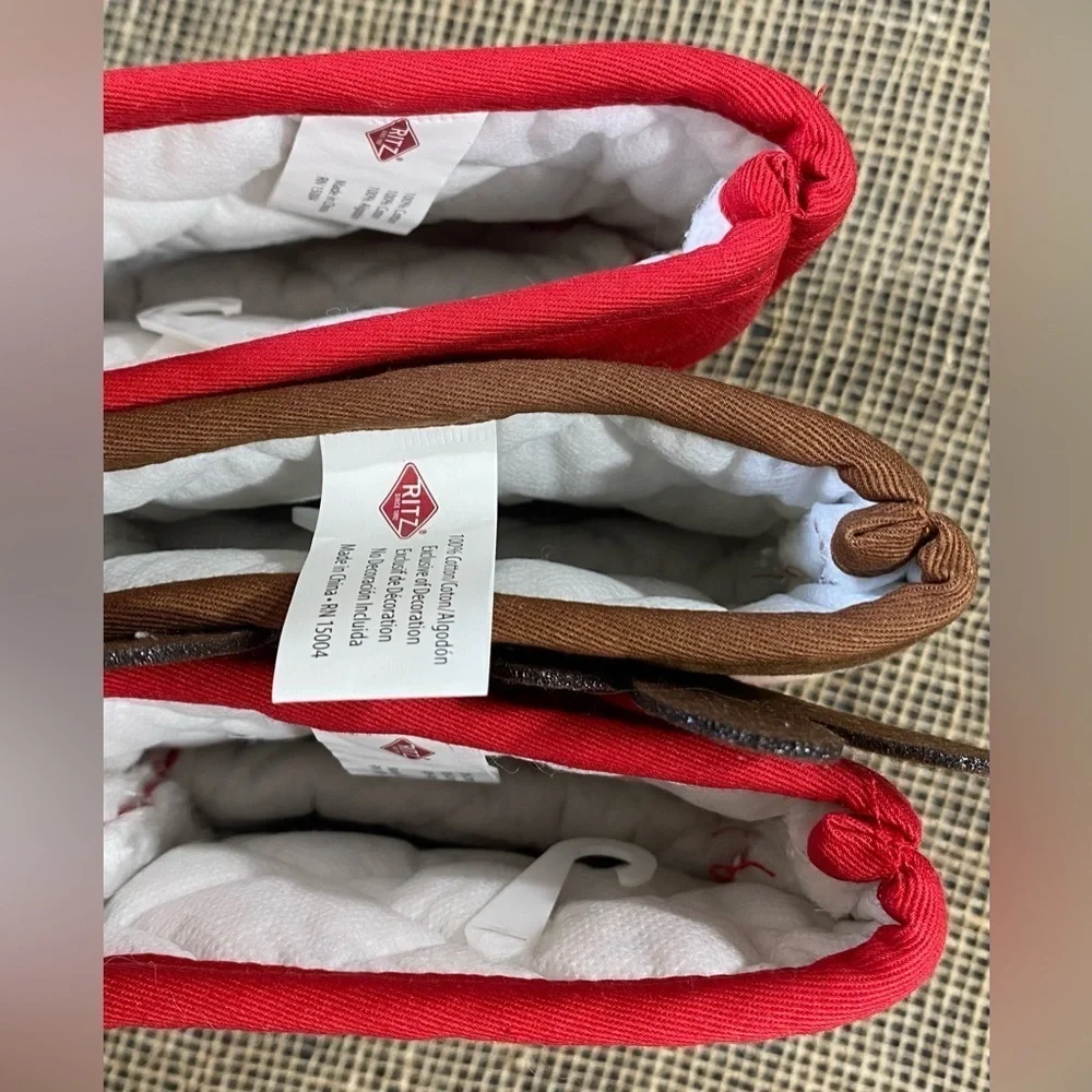 Sleigh Bell Bistro Mini Oven Mitts, 2 Santa & 1 Reindeer, 5.5”X7.5” Set of 3